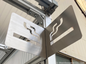 N0040 20201201 屋外に喫煙ブースを設置しました。