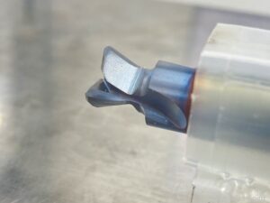 Q0331 アリ溝加工用の工具(カッター、エンドミル)は在庫していますか。